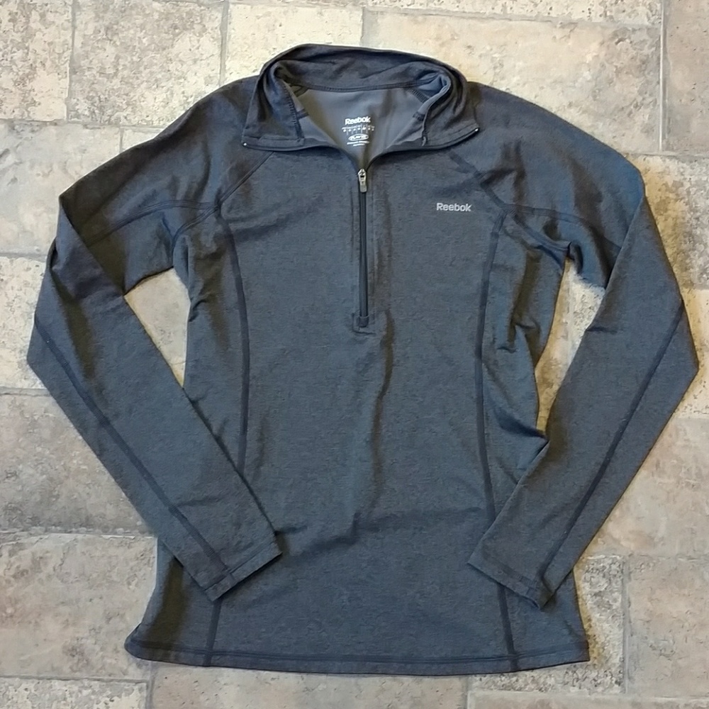 Reebok Play Dry pullover running top activewear size small